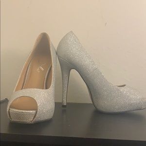 Beautiful sparkly shoes